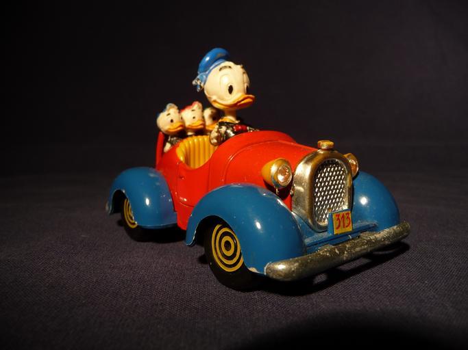 auto s kačerem